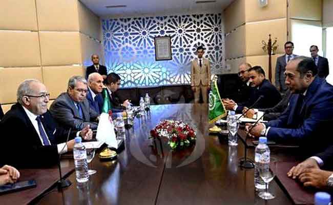 استقبال لعمامرة للأمين العام المساعد لجامعة الدول العربية