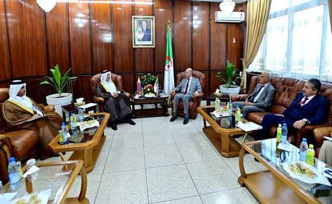 سايحي يجري مباحثات مع سفير قطر بالجزائر حول مشروع المستشفى الجزائري-القطري