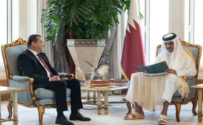 توجيه تبون الدعوة لأمير دولة قطر للمشاركة في القمة العربية بالجزائر