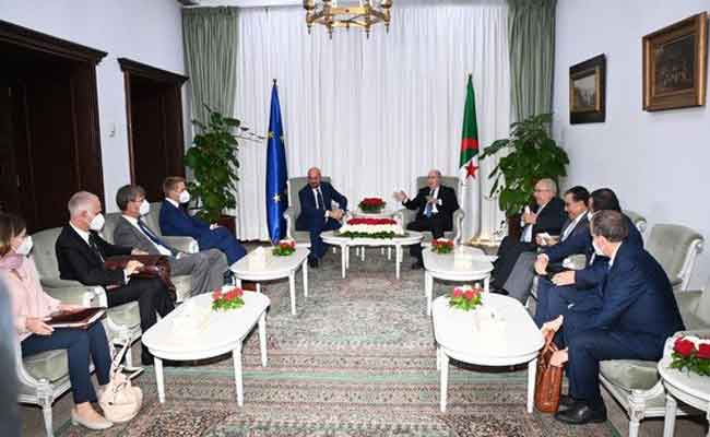 رئيس الجمهورية تبون يجري محادثات موسعة مع رئيس المجلس الأوروبي