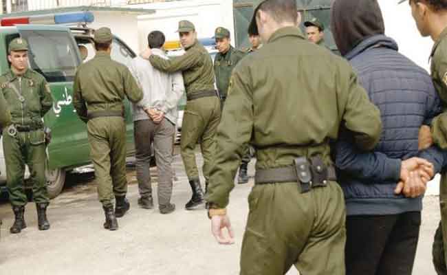 درك البليدة يطيح بعصابة إجرامية تحترف سرقة صفائح السكك الحديدية