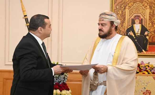 تبون يوجه الدعوة إلى سلطان عمان للمشاركة في القمة العربية بالجزائر