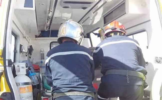 شاحنة لبيع المياه تنهي حياة رضيعة بغليزان