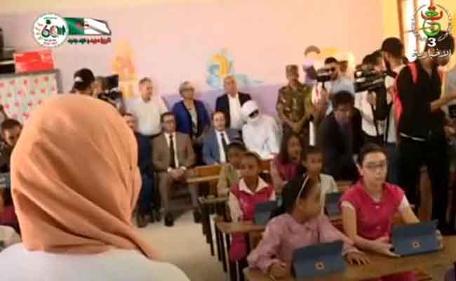 إشراف وزير التربية على الافتتاح الرسمي للسنة الدراسية من المدرسة الابتدائية “لالا فاطمة نسومر” بجانت