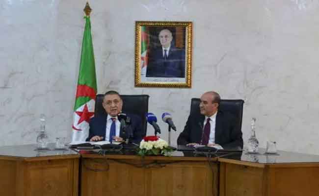 تسلم إبراهيم مراد مهامه الجديدة على رأس وزارة الداخلية والجماعات المحلية والتهيئة العمرانية