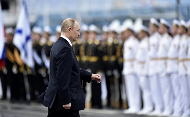 بوتين يحضر مناورات عسكرية بمشاركة قوات صينية