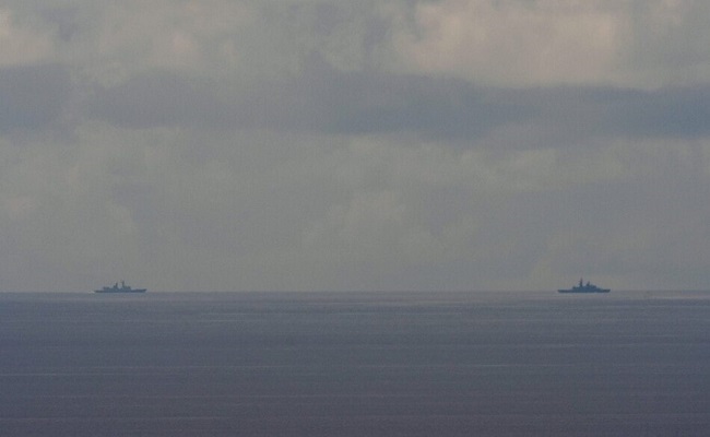 سفن حربية أمريكية وكندية تعبر مضيق تايوان