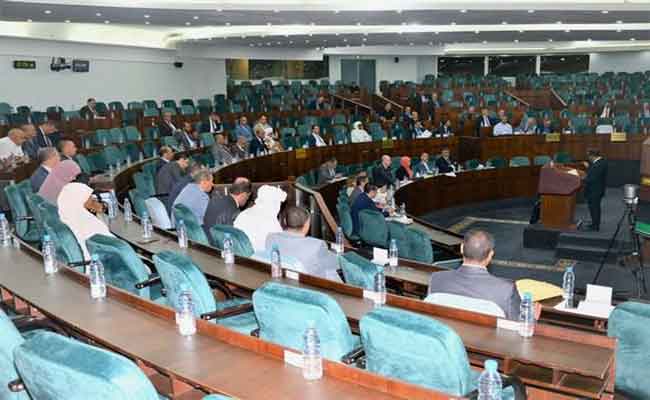 أغلبية المجموعات البرلمانية تثمن مضمون بيان السياسة الحكومية