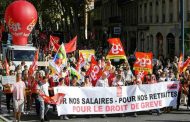 احتجاجات في مدن فرنسية تطالب بزيادة الأجور