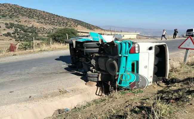 حادث مرور مميت يخلف قتيلين و7 مصابين في ڤالمة