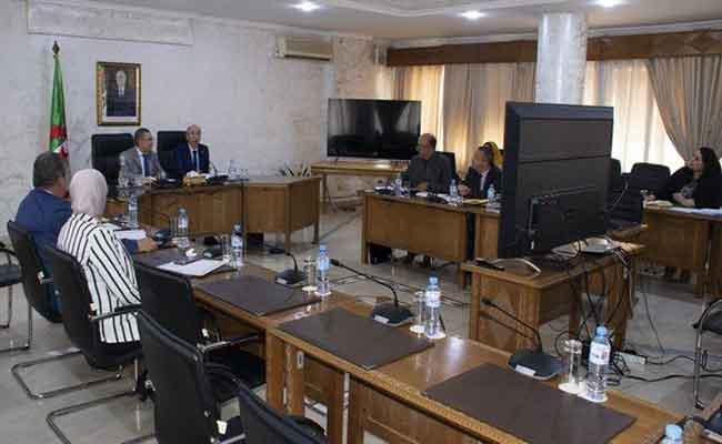 اجتماع مع الولاة برئاسة وزير الداخلية مناصفة مع وزير الرقمنة والإحصائيات