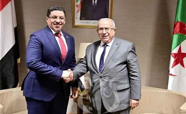 لعمامرة يعقد اجتماعا مع نظيره اليمني