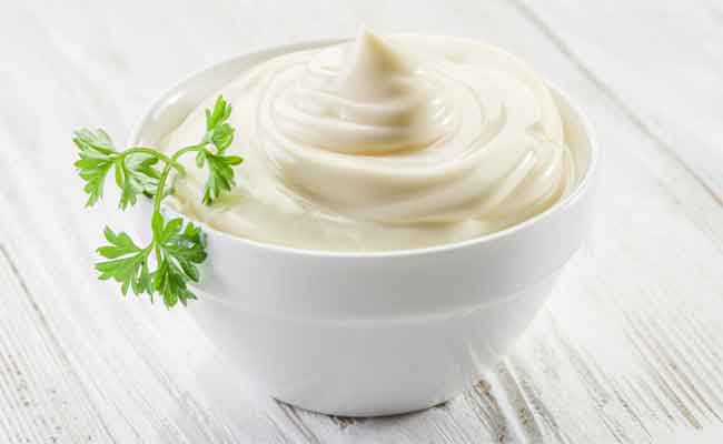 طريقة سهلة لعمل مايونيز لايت مناسب للدايت!