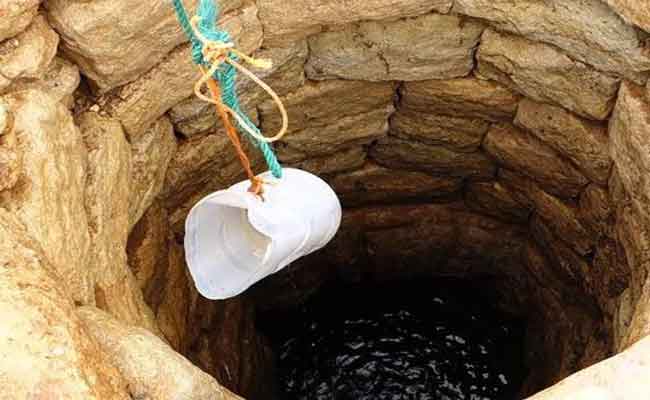 مصرع ثلاثة أشخاص اختناقا داخل بئر ارتوازية بميلة