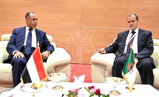 وزير التجارة يجري محادثات مع عدد من الوزراء العرب