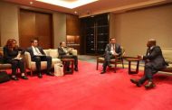 وزير السياحة يعقد جلسة عمل مع نظيره الإيفواري لتطوير العلاقات الثنائية في القطاع