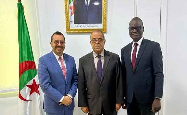 استقبال وزير الصناعة الصيدلانية للمنسق المقيم للأمم المتحدة وممثل منظمة الصحة العالمية بالجزائر