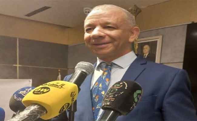 بن قرينة يؤكد حرص حركته على المساهمة في تعزيز اللحمة الوطنية