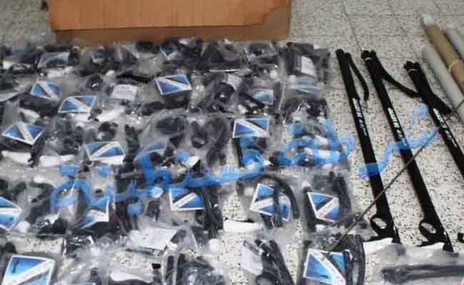 أمن قسنطينة يحجز 50 بندقية صيد بحري مفككة ويوقف المتورطين