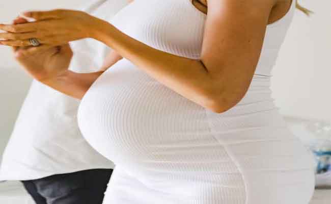 لماذا يجب ان تتجنّبي الملابس الضيّقة خلال فترة الحمل؟