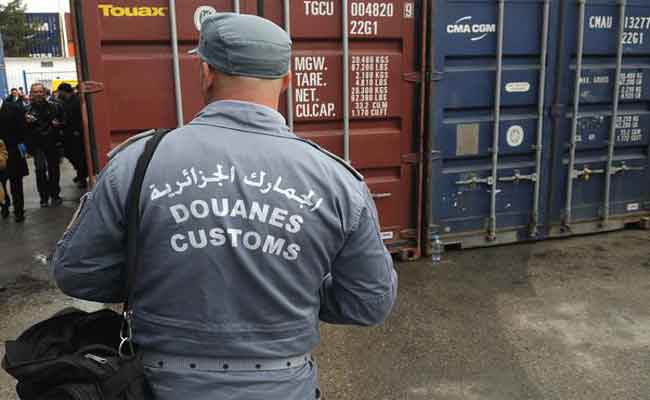الجمارك تحبط محاولة تهريب كميات هامة من المواد الغذائية بعين قزام