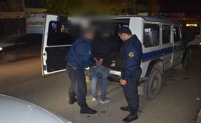 الإطاحة بعصابة أحياء روعت المواطنين في أحياء تنس بالشلف