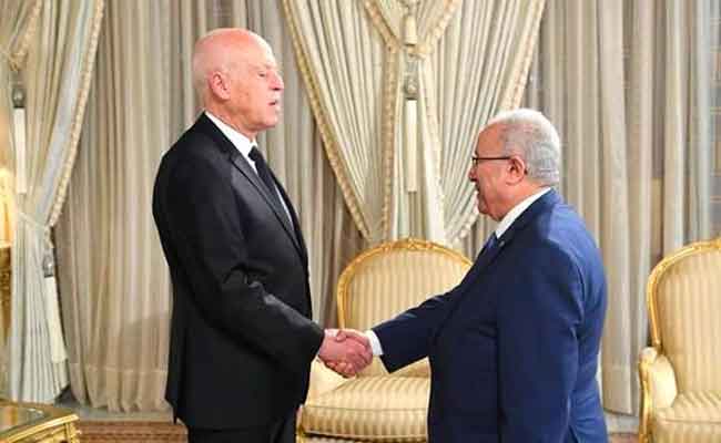 استقبال لعمامرة من طرف الرئيس التونسي بصفته مبعوثا خاصا للرئيس تبون