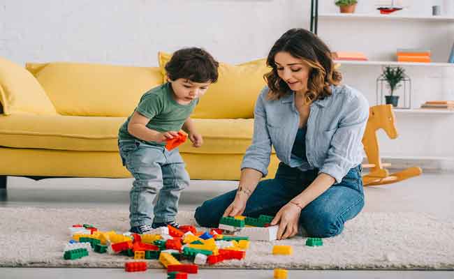 الألعاب مهمّة جداً لتطوّر الطفل…كيف تختارينها؟