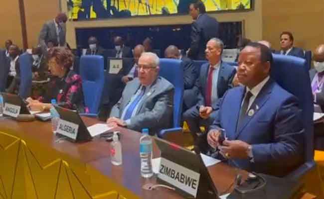 إبراز لعمامرة خبرة الجزائر في الاجتماع التحضيري للقمة الاستثنائية للاتحاد الأفريقي حول التصنيع