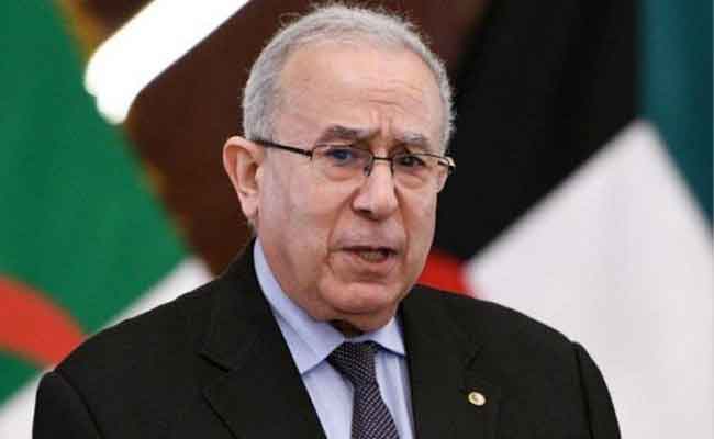 مشاركة لعمامرة في الدورة الخامسة ل “منتدى باريس حول السلام”