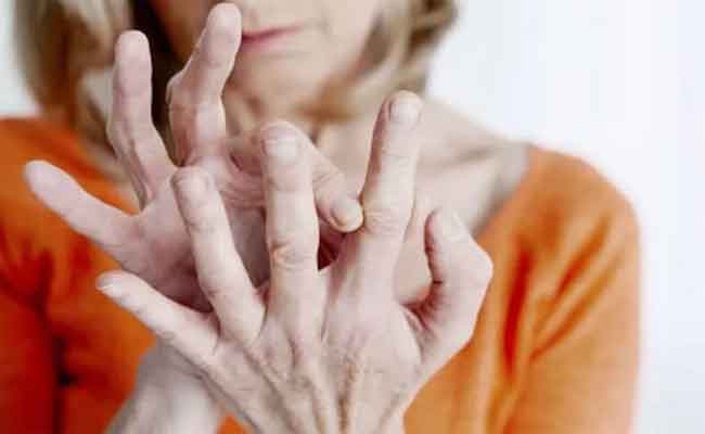 هل تعانون من الروماتيزم؟ اليكم تأثير البرد عليكم!