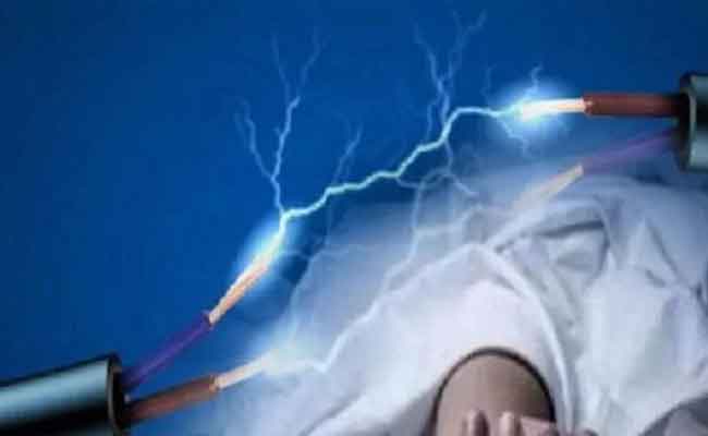صعقة كهربائية تخلف مصرع عشريني وإصابة شخصين بباتنة