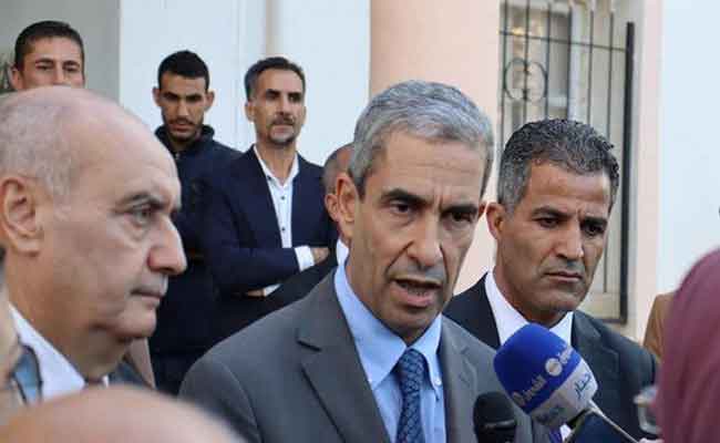 التحضير لإطلاق تطبيق رقمي للتكفل بانشغالات وشكاوى المواطنين