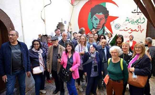 زيارة وفد من المنتخبين المحليين الفرنسيين لقصبة الجزائر