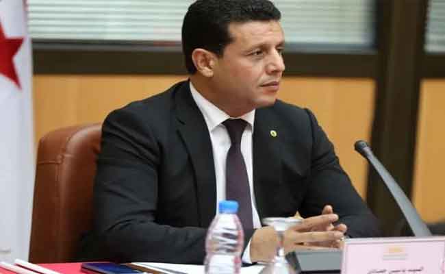 تشديد وزير السياحة على أهمية تطوير الفندقة والإطعام