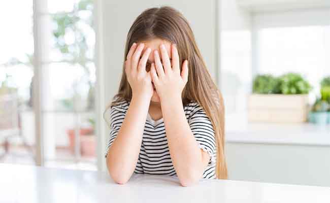 هل الخجل المرضي يدعو للقلق؟ وكيف يمكن علاجه؟