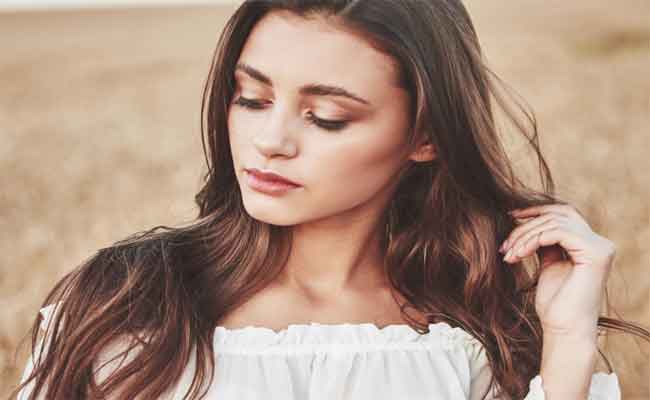 قولي وداعاً لمشاكل الشعر مع تونر طبيعيّ محضّر منزلياً!