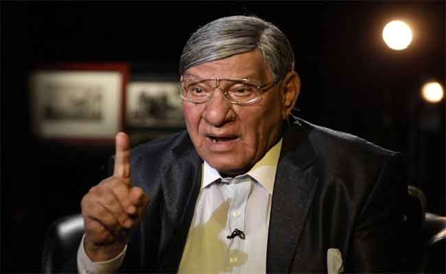 أسطورة الاعلام المصري مفيد فوزي يغادر الى دار البقاء عن 89 عاما بعد معاناة مع المرض…