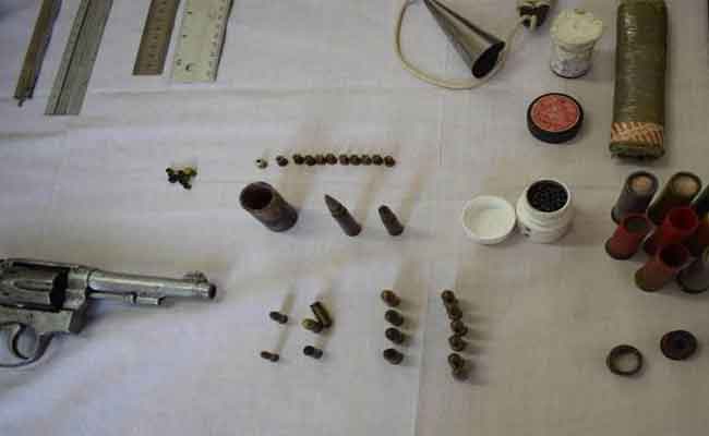 أمن باتنة يوقف شخصا في حوزته سلاح وذخيرة ومخدرات