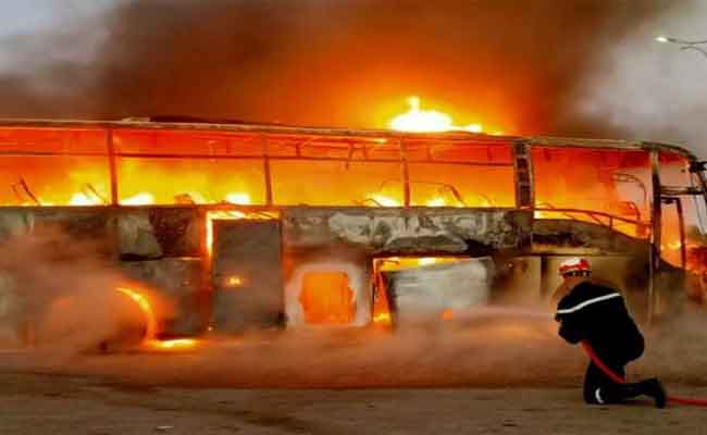 احتراق حافلة لنقل المسافرين دون تسجيل خسائر بشرية بتيارت