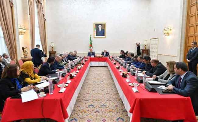 إشراف بوغالي على تنصيب اللجنة العليا لتحضير مؤتمر اتحاد مجالس الدول الأعضاء في منظمة التعاون الإسلامي