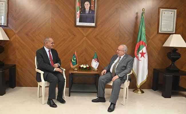 استقبال لعمامرة لوزير التجهيز والنقل الموريتاني