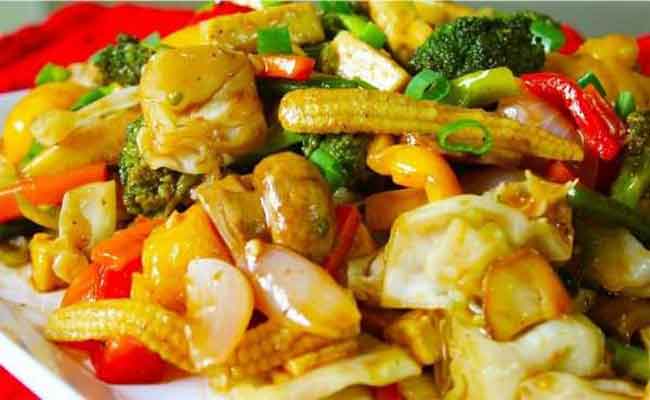 كيف تحضّرين خضار السوتيه كوجبة خلال الرجيم؟