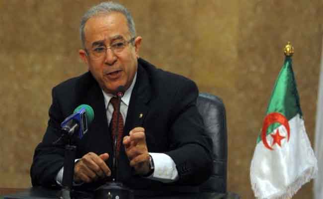 لعمامرة يؤكد أن الجزائر ستتخذ مبادرات إضافية لتعزيز التعاون في مجال مكافحة الإرهاب في إفريقيا