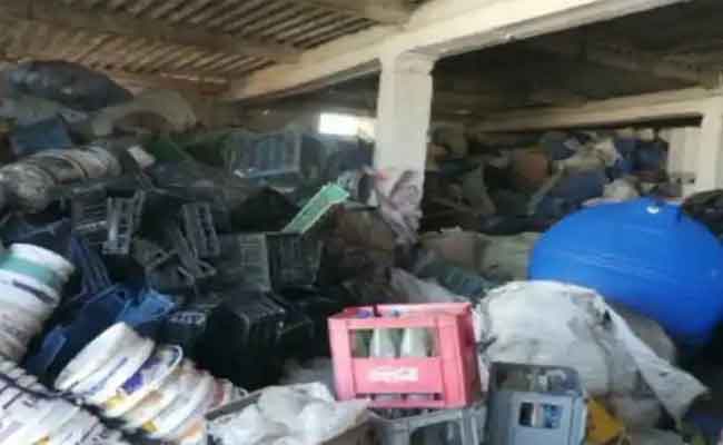 مداهمة ورشة سرية لتدوير ورسكلة البلاستيك بوهران