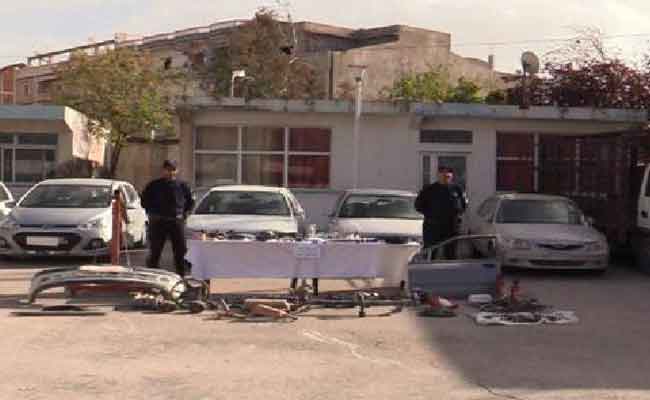 مداهمة ورشة سرية لتفكيك وتعديل السيارات وتوقيف شخصين بقسنطينة