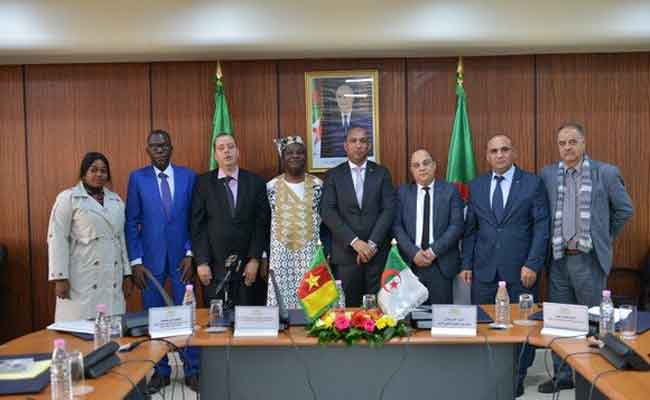 تنصيب المجموعة البرلمانية للصداقة “الجزائرية -الكاميرونية”