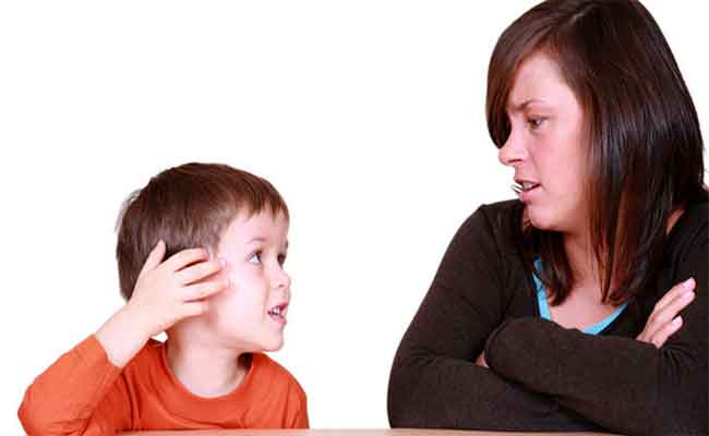 متى يتوقف تكرار الكلام عند الاطفال؟