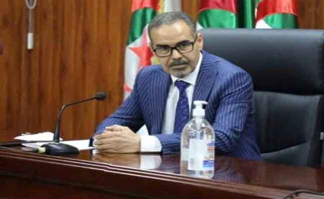 استقبال وزير الشباب والرياضة لوفد من أطفال أبناء الجالية الجزائرية…