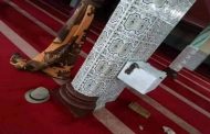 الجزائريون (المسلمون) سرقوا صندوق أموال الزكاة من قلب المسجد